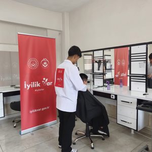 İyilik Var Projesiyle Çocuklarımızın Yüzünde Tebessüm, Hayatlarında Güzellik Var - fotoğraf 1