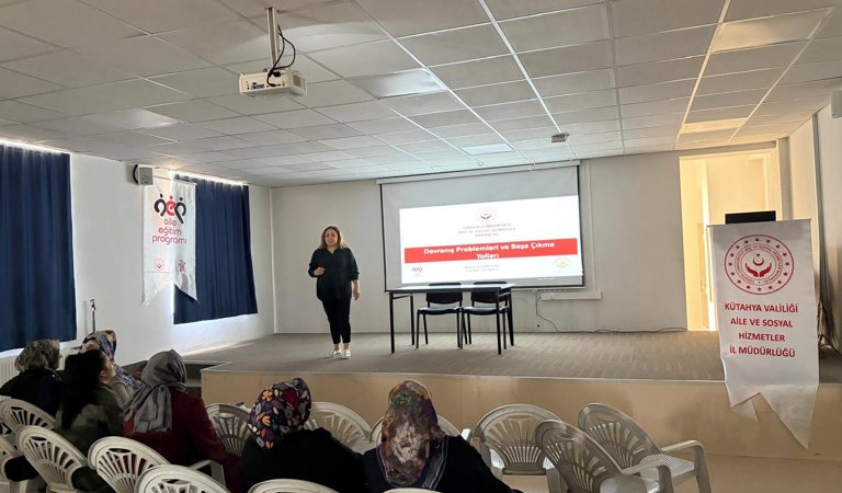 Velilere Yönelik Bilgilendirme Eğitimleri Gerçekleştirildi