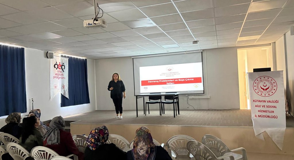 Velilere Yönelik Bilgilendirme Eğitimleri Gerçekleştirildi