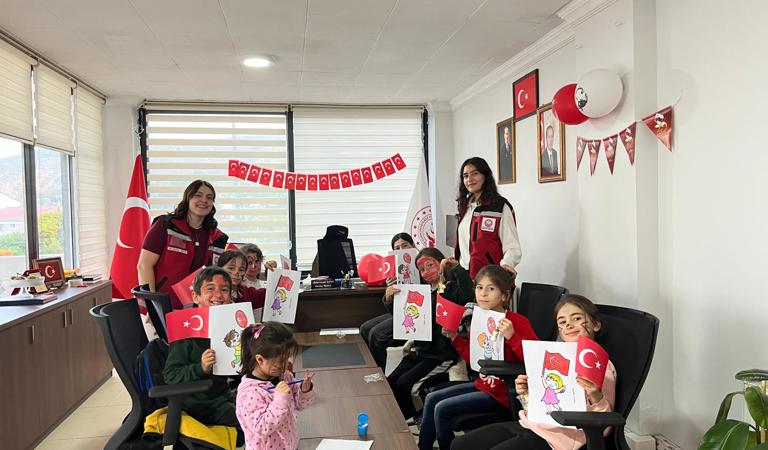 Cumhuriyet Bayramı Coşkusunu Çocuklarımızla Paylaştık 