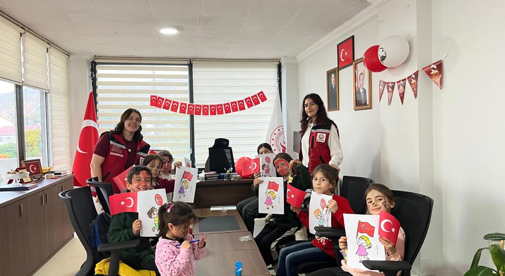 Cumhuriyet Bayramı Coşkusunu Çocuklarımızla Paylaştık 