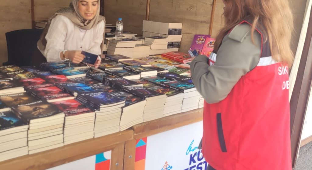 9. Kitap Fuarı’nda “Kadına El Kalkamaz” Farkındalığı