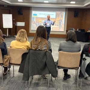 Aile Eğitim Programı ve Aile Danışmanlığı Hizmeti Sunan Meslek Personeline İleri Düzey Kapasite Geliştirme Eğitimleri Gerçekleştirildi - fotoğraf 3