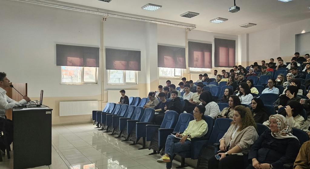 Üniversite Öğrencilerine Evlilik Öncesi Eğitim Verildi
