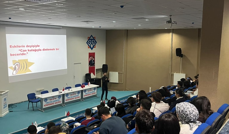“Doğru Eş Seçimi Yaparken Nelere Dikkat Etmeliyim?” ve “Aile Hukuku” konularında eğitim gerçekleştirildi.