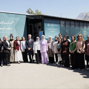 Bakan GÖKTAŞ Hakkâri'de: Valilik Ziyareti, Kadın Girişimciliği ve Aile Yılı Şenliği - fotoğraf 3