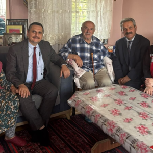 Şehidimiz Ahmet Birinci’nin Babası Cevdet Birinci Ve Annesi Havva Birinci Hanelerinde Ziyaret Edildi. - fotoğraf 1