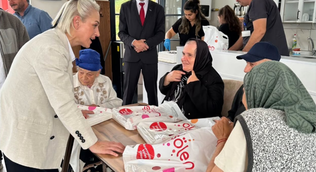 Ekim Ayında Doğan Yaşlılarımız İçin Doğum Günü Organizasyonu Düzenlendi.