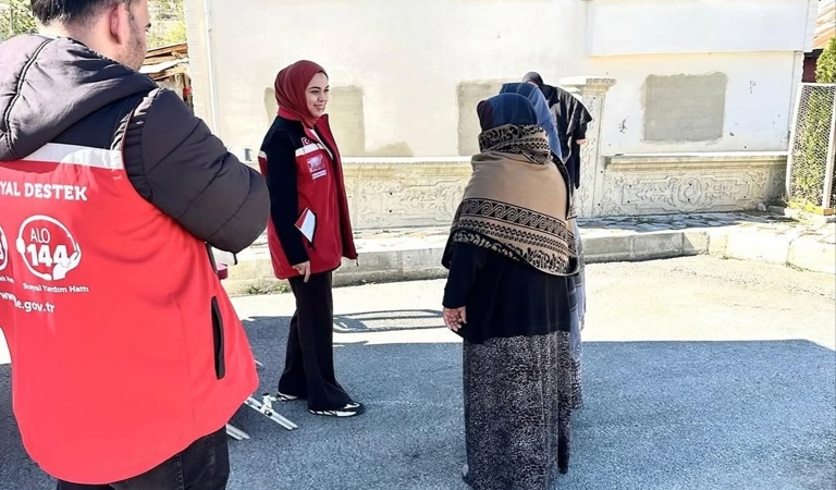 Mobil Sosyal Hizmet Aracımızla vatandaşlarımıza yerinde hizmet sunmaya devam ediyoruz!