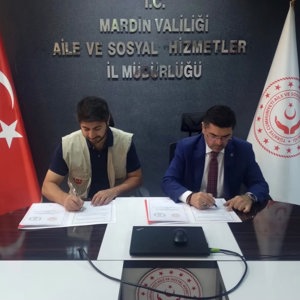 Mardin Aile ve Sosyal Hizmetler İl Müdürlüğü ile Mardin İHH Arasında "Her Çocuk Rızkıyla Doğar" İş Birliği Protokolü İmzalandı - fotoğraf 1