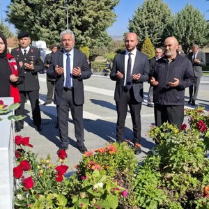  29 EKİM CUMHURİYET BAYRAMI KAPSAMINDA ŞEHİTLİK ZİYARETİ GERÇEKLEŞTİRİLDİ - fotoğraf 9
