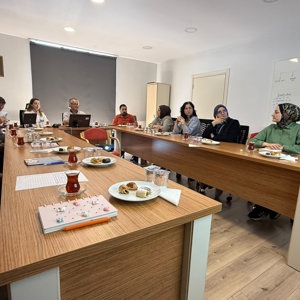AEP Eğiticilerine Yönelik “Aile Eğitimlerinde Gelişimsel Yaklaşım ve Aile Yaşam Döngüsü” Eğitimi Düzenlendi. - fotoğraf 3