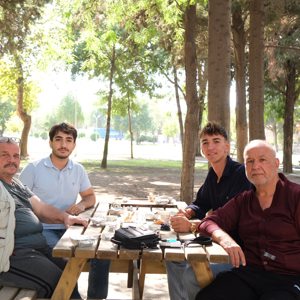 Kuşaklararası Buluşma: “İyilik Var” Projesiyle Gençler ve Büyükler Atatürk Parkı’nda Yürüdü - fotoğraf 4