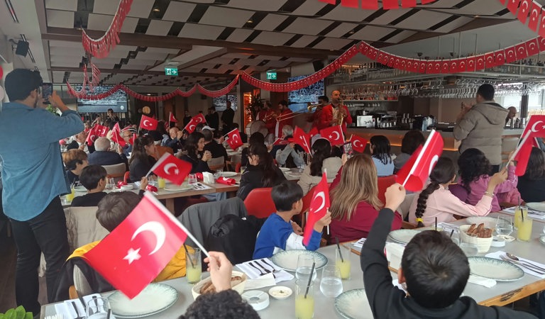 Cumhuriyet Bayramı Coşkusunu Üç Nesil Bir Arada Yaşadık