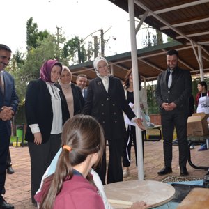 Bakan Yardımcımız Sayın Leman Yenigün’den Gazi Çocuk Evleri Sitesi Müdürlüğümüze Ziyaret - fotoğraf 2