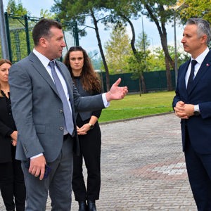 İl Müdürümüz Arif Laçin’den Sırameşeler Çocuk Evleri Sitesi’ne Tanışma Ziyareti - fotoğraf 1