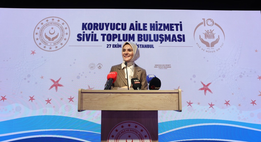 Aile ve Sosyal Hizmetler Bakanımız Göktaş, "Koruyucu Aile Hizmeti Sivil Toplum Buluşması"nda konuştu
