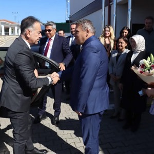 Valimiz Sayın Oktay Çağatay, Safranbolu Engelsiz Yaşam Bakım ve Rehabilitasyon Merkezini Ziyaret Etti - fotoğraf 2