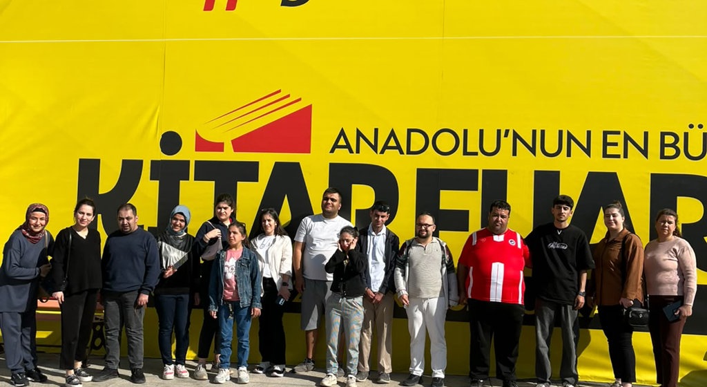 Gündüzlü Bakım Rehabilitasyon ve Aile Danışma Merkezimizden Kitap Fuarına Anlamlı Ziyaret