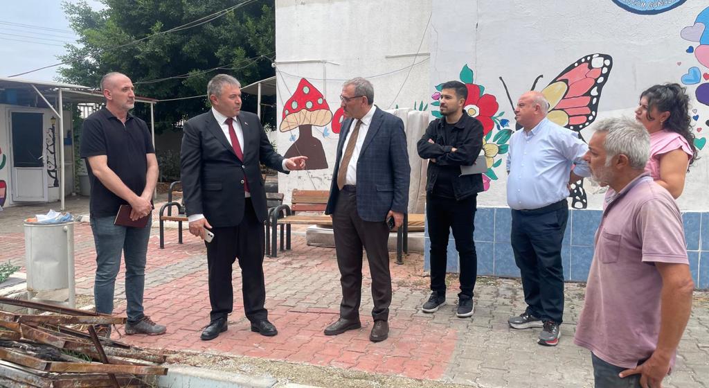 İl Müdürümüz Sayın Tolga Nacar ve İl Müdür Yardımcılarımız ile birlikte , tadilat, bakım ve onarım çalışmaları devam eden Gündoğdu İlk Kabul Çocuk Evleri Sitesi Müdürlüğümüzü ziyaret etti.  Çatı yenileme ve iç mekân düzenlemelerini yerinde inceleyen yöneticilerimiz, çalışmaların ilerleyişine ilişkin bilgi alarak kuruluşun ihtiyaçlarını değerlendirdi.