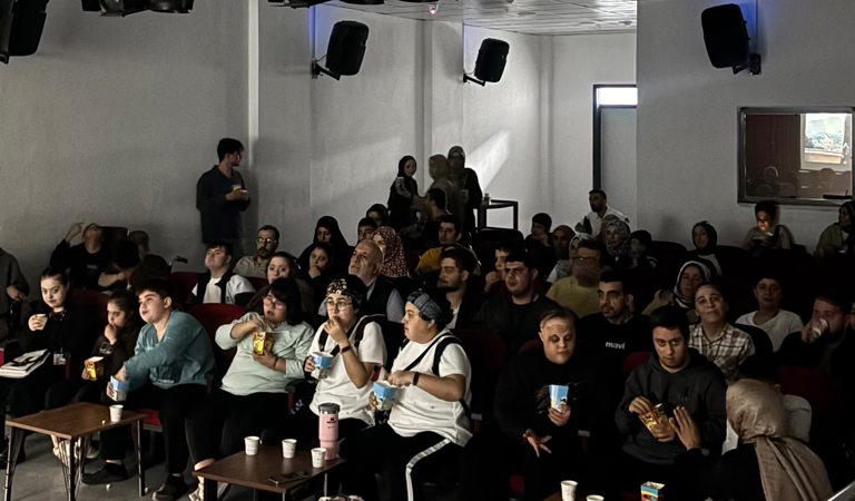 Engelli Aktif Yaşam Merkezi’nde Keyifli Film Etkinliği