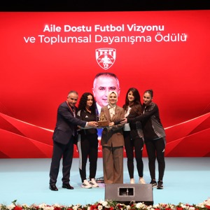 Bakanımız Göktaş, Kocaeli'de "Aile Dostu İşletmeler Ödül Töreni"nde konuştu - fotoğraf 4