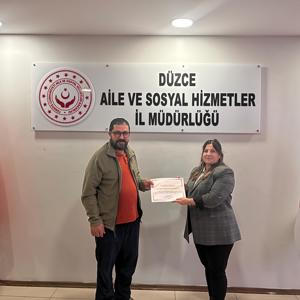 AEP Eğiticilerine Yönelik “Aile Eğitimlerinde Gelişimsel Yaklaşım ve Aile Yaşam Döngüsü” Eğitimi Düzenlendi. - fotoğraf 7