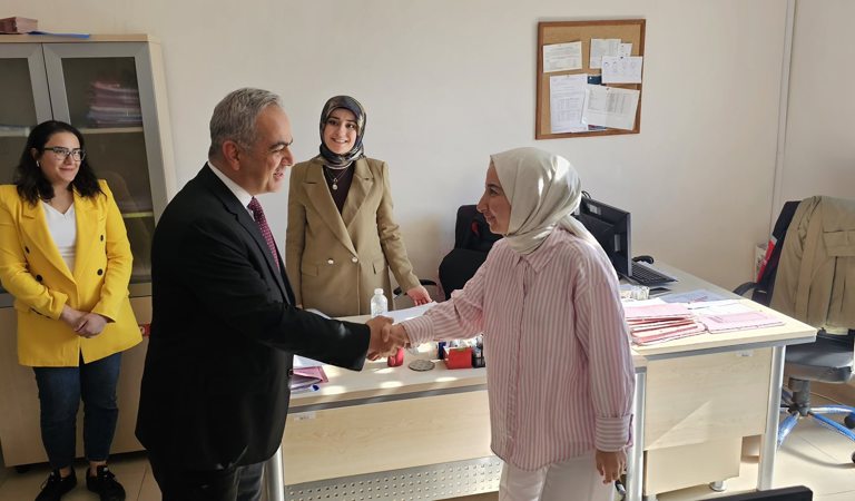 İl Müdürümüz Sayın Ömer Faruk ERGÜN, Doğanşehir ilçemizde faaliyet yürüten Sosyal Hizmet Merkezimize ziyaret gerçekleştirdi.