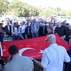 Kıbrıs Gazimiz Ahmet GÜNGÖR son yolculuğuna uğurlandı. - fotoğraf 2