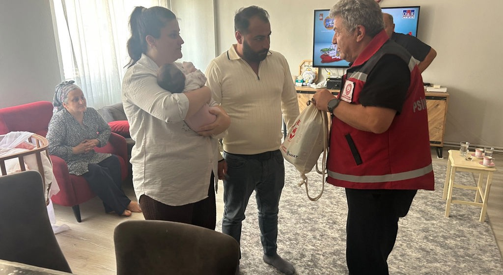 İl Müdürü Harun Tan, Evlenecek Gençlerin Desteklenmesi Projesi Yararlanıcısı Aileyi Ziyaret Etti