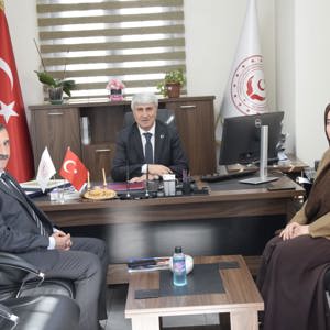İl Müdürümüz Sayın İsmetullah Altun, Varto Sosyal Hizmet Merkezi Müdürlüğünü ziyaret ederek yürütülen hizmetler ve kurumun işleyişi hakkında bilgi aldı. - fotoğraf 1