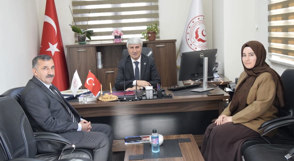 İl Müdürümüz Sayın İsmetullah Altun, Varto Sosyal Hizmet Merkezi Müdürlüğünü ziyaret ederek yürütülen hizmetler ve kurumun işleyişi hakkında bilgi aldı.