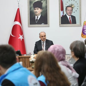 Çocuk Hakları Ekseninde COP31 Karadeniz Zirvesi Kapsamında İlimize Gelen Heyet, Vali Erol'u Ziyaret Etti - fotoğraf 3