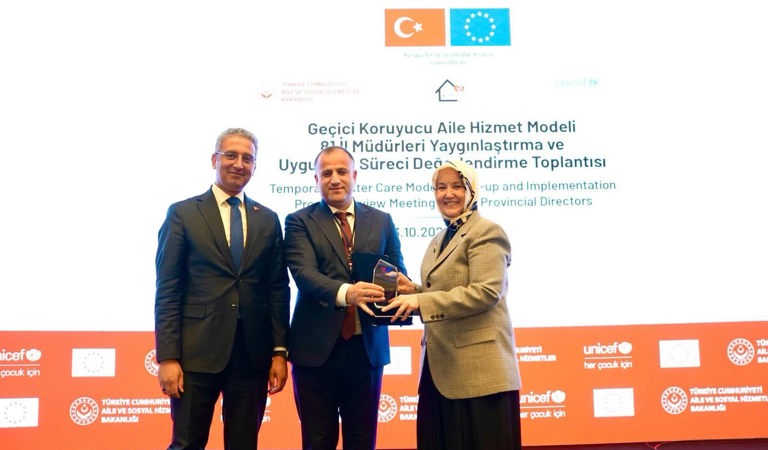 İl Müdürlüğümüze “Geçici Koruyucu Aile Hizmetinde Yaygın Etki Başarı Ödülü” 