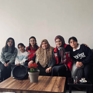 11 Ekim Dünya Kız Çocukları Günü vesilesiyle, Sayın Kaymakamımızın destek ve himayelerinde anlamlı bir hane ziyareti gerçekleştirdik.  - fotoğraf 2