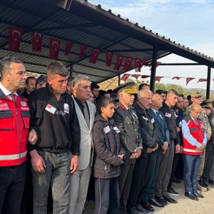 Şehidimiz Piyade Uzman Çavuş Mustafa Aslan Son Yolculuğuna Uğurlandı - fotoğraf 4