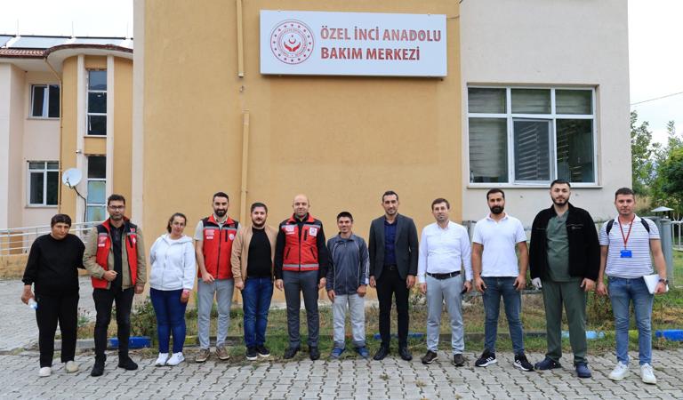 İl Müdürümüz Sayın Abdulhalim Ünalan, Özel Erzincan İnci Anadolu Bakım Merkezini ziyaret ederek inceleme ve denetimlerde bulundu.