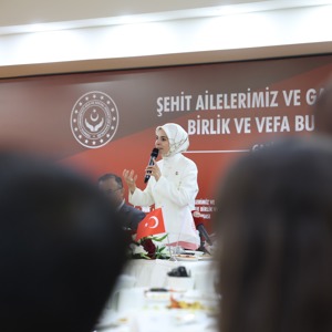 Bakan Göktaş, Gaziantep'te şehit aileleri ve gazilerle vefa buluşmasında bir araya geldi: - fotoğraf 14