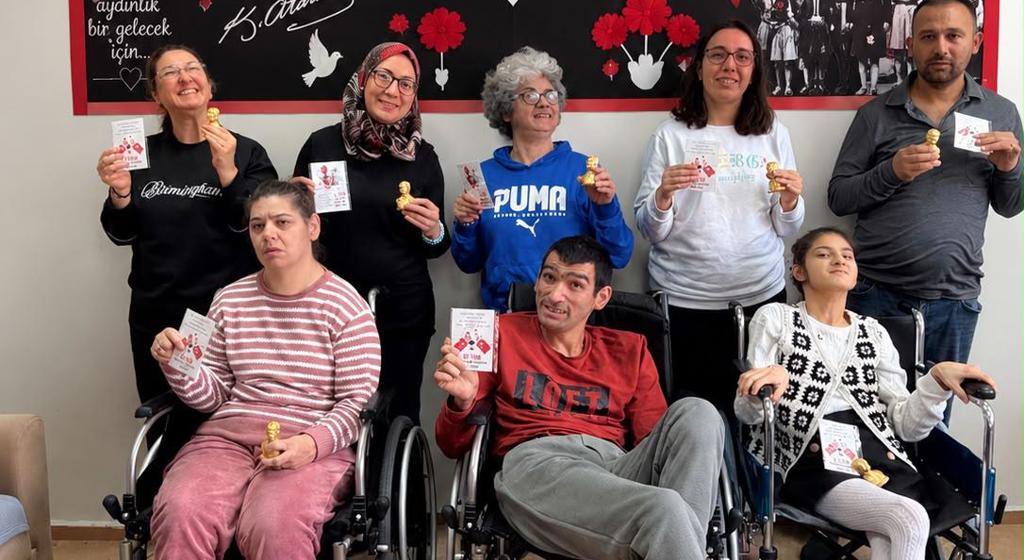  Isparta Engelsiz Yaşam Bakım, Rehabilitasyon ve Aile Danışma Merkezi Gündüzlü Birimimizde, özel gereksinimli bireylerimizle Cumhuriyetimizin 103. yıl kutlaması ❤️ 