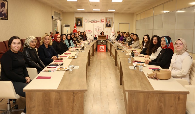 Düzce’de Koruyucu Aile Hizmeti Değerlendirme Toplantısı ve Çocuk-Aile Buluşmaları Programı Gerçekleştirildi.