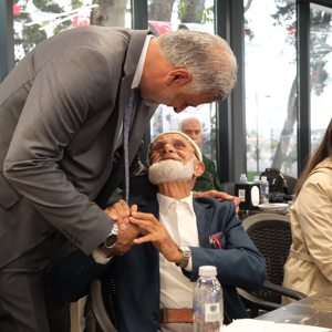 Huzurevi Sakinlerimiz Kahramanmaras Kalesi’nde Canli Muzik Esliginde Keyifli Bir Gun Gecirdi - fotoğraf 2