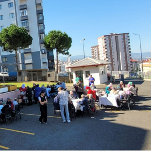 Büyüklerimizle Birlikte Kuruluş Bahçesinde Mangal Etkinliği Düzenlendi. - fotoğraf 3