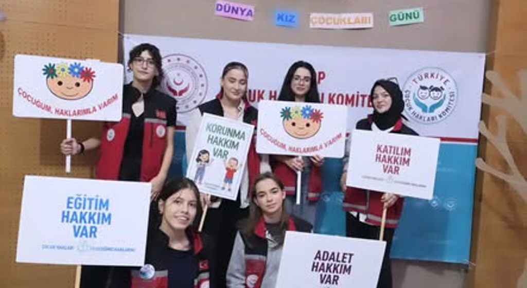 DÜNYA KIZ ÇOCUKLARI GÜNÜ’NDE SİNOP HUZUREVİMİZDE RENKLİ BULUŞMA
