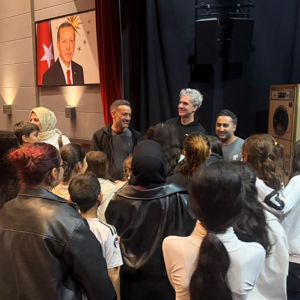 İyilik Var Gönüllülük Platformu Kapsamında Çocuklarımız Tiyatro ile Buluştu - fotoğraf 2