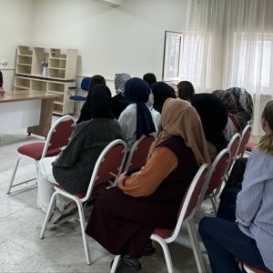 Müftülükte görevli Vaize Perihan Bayrak tarafından “Ailenin Korunması ve Güçlendirilmesi”, “Çevre Bilinci” ve “İsraf” konulu seminer - fotoğraf 2
