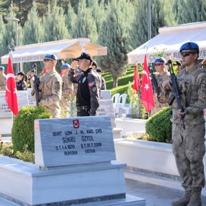  29 EKİM CUMHURİYET BAYRAMI KAPSAMINDA ŞEHİTLİK ZİYARETİ GERÇEKLEŞTİRİLDİ - fotoğraf 2