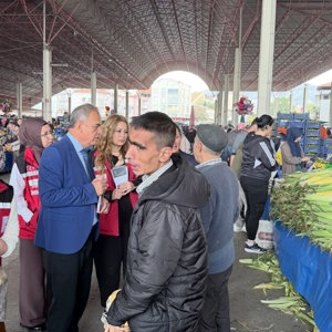  İl Müdürlüğümüze bağlı Burdur SOSYAL HİZMET MERKEZİ Müdürlüğümüz tarafından Merkez Salı Pazarı’nda vatandaşlarımızla bir araya gelinerek bilgilendirme faaliyeti gerçekleştirildi. - fotoğraf 5
