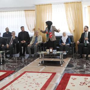 AK Parti Genel Başkan Yardımcısı Sayın Hülya TERZİOĞLU ve Beraberindeki Heyetten Gazi Huzurevi’ne Ziyaret - fotoğraf 1