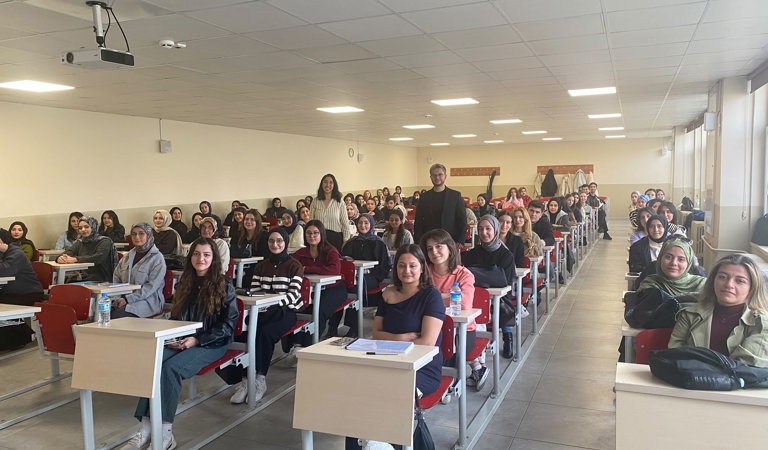“İyilik Var” Projesi Kapsamında Sosyal Hizmet Öğrencileriyle Buluşma