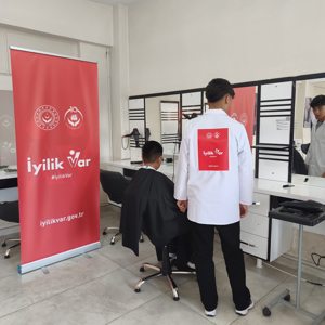 İyilik Var Projesiyle Çocuklarımızın Yüzünde Tebessüm, Hayatlarında Güzellik Var - fotoğraf 3